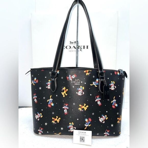 🔥🎁NWT! Coach Disney X Gallery Tote With Holiday Print Msrp:$398.00 - Picture 3 of 8